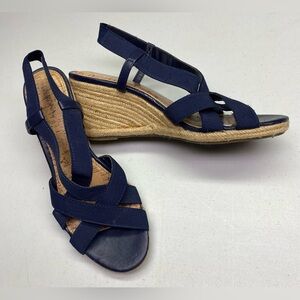 Merona NAVY Wedge Sandal, 9 Winter Sale
